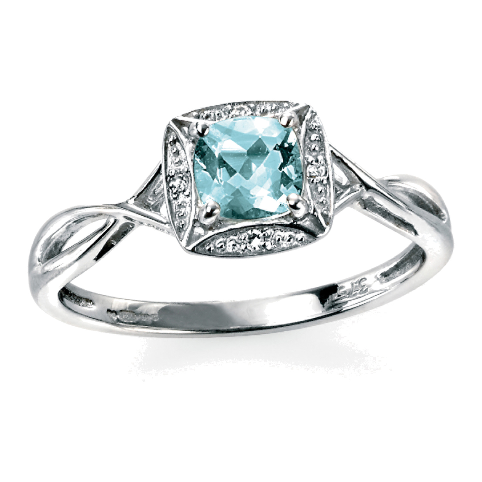 9ct white gold ring with aquamarine and diamonds